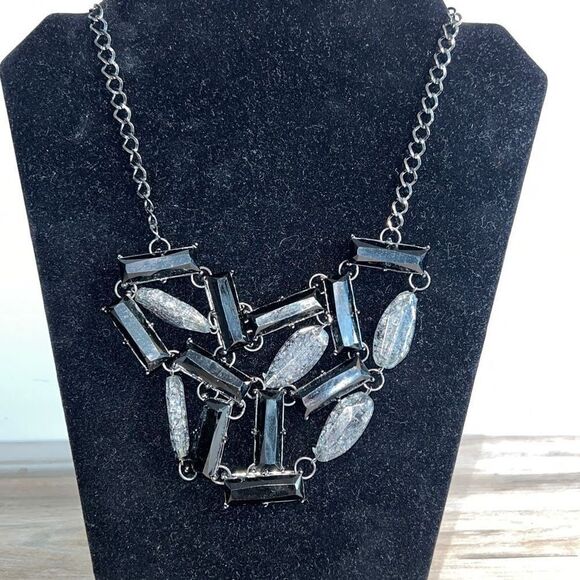 Gunmetal-Tone Chunky Chain Link Gemstone Look Frame Charm Necklace Signed NY - Picture 1 of 6